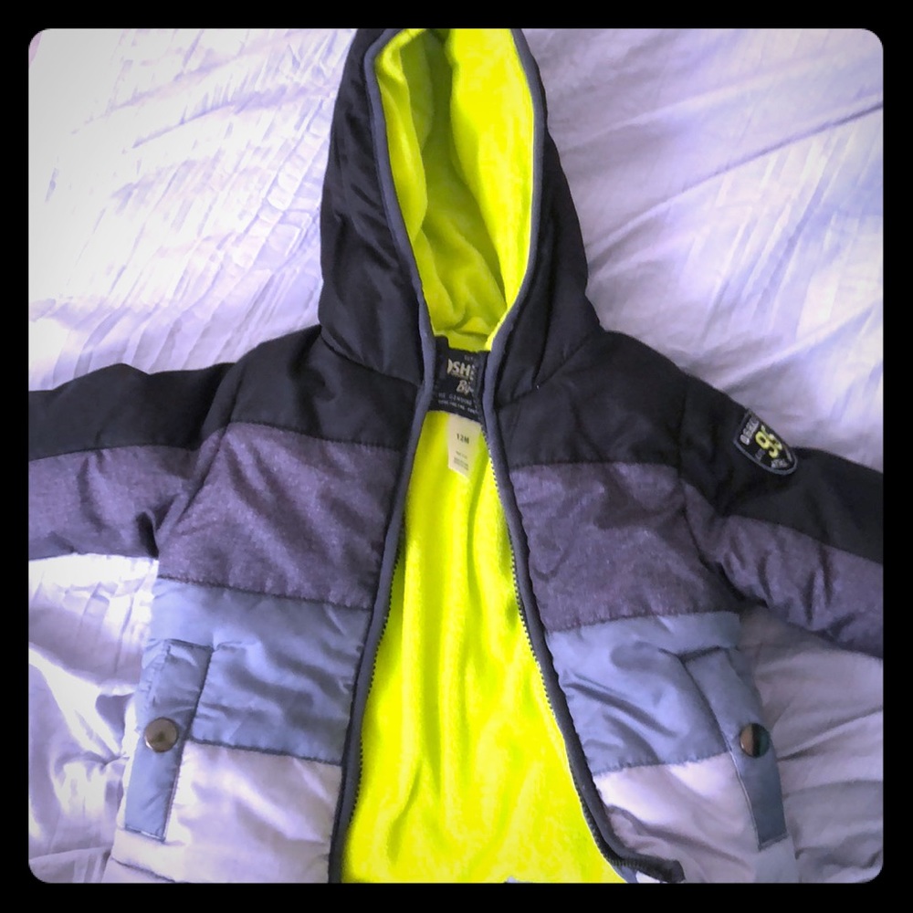 Worn a few times. Puffer jacket